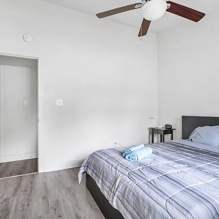 Apartment Modern 2br Big Feel | Pets+, Parking+