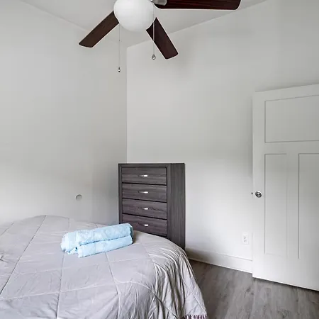 Modern 2br Big Feel | Pets+, Parking+ Apartment Charlotte