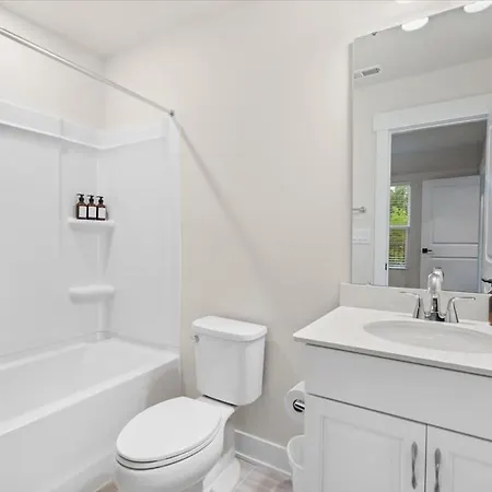 Holiday home Luxe King 4br Townhouse With Rooftop In Uptown Clt