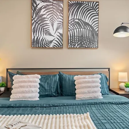 Luxe King 4br Townhouse With Rooftop In Uptown Clt Holiday home *