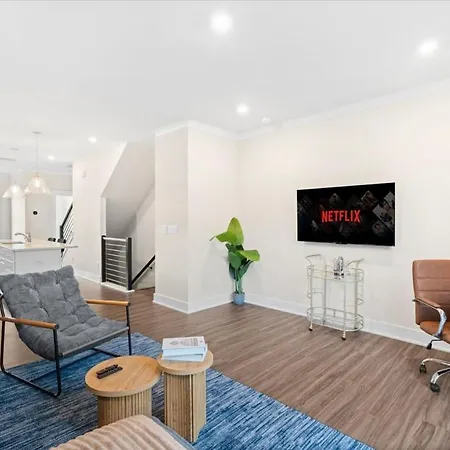 Holiday home Luxe King 4br Townhouse With Rooftop In Uptown Clt Charlotte