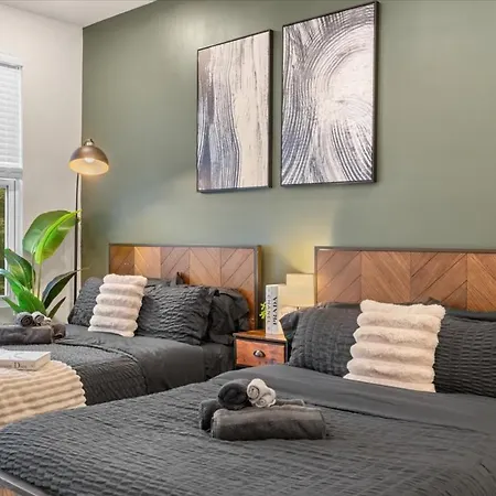 Holiday home Luxe King 4br Townhouse With Rooftop In Uptown Clt