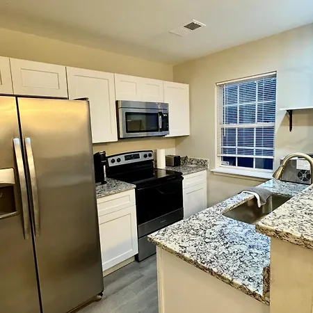 Holiday home Modern Entire 2-bedroom House For 6 Guests At Charlotte