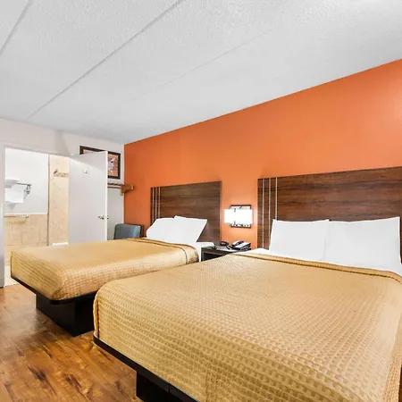 Econo Airport Lodge *