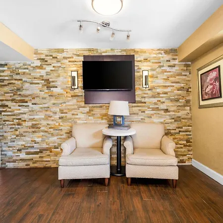 Econo Airport Lodge *