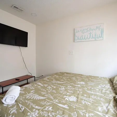 3 Beds1 Bath- King Beds, Uptown, Wd, Sleeps 6 * Charlotte
