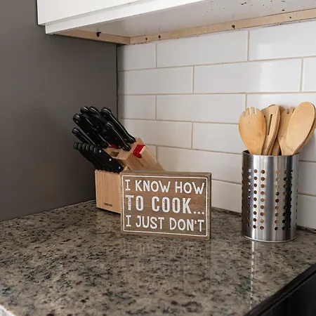 Apartment 3 Beds1 Bath- King Beds, Uptown, Wd, Sleeps 6 Charlotte