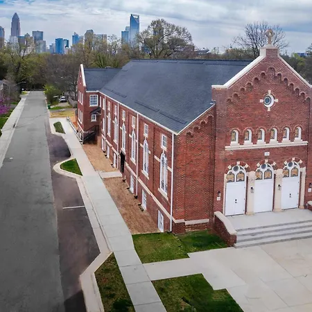 Luxury Rooftop Townhome In Restored Church 5 Mins To Dt Holiday home