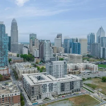 Enjoy Spacious Uptown 4 Br * Charlotte
