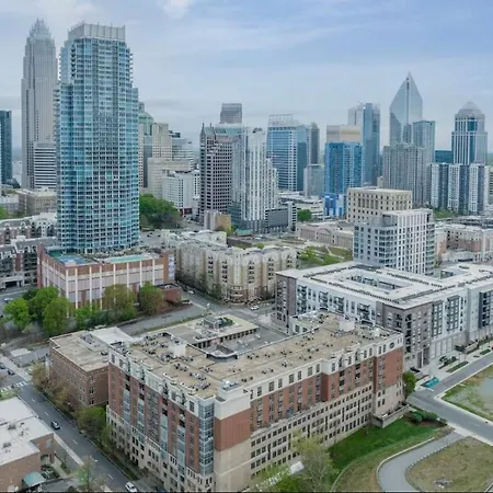 Enjoy Spacious Uptown 4 Br * Charlotte
