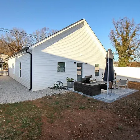 Modern Ranch Fenced Backyard - 6 Mins To South End Charlotte