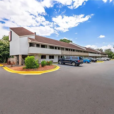 Hotel Econo Airport