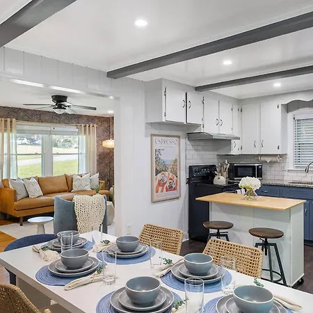Cozy 5bd | Sleeps 10 | Karaoke, Bbq & Large Yard * Charlotte