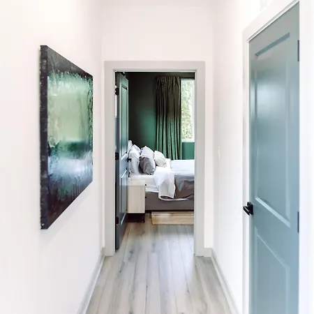 Modtrio 3br With Ensuites & Garage Mins To Uptown Holiday home *