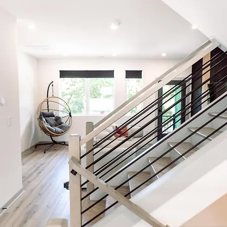 Holiday home Modtrio 3br With Ensuites & Garage Mins To Uptown *