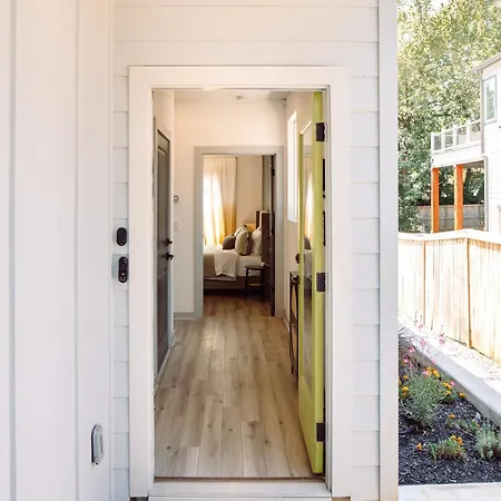 Holiday home Modtrio 3br With Ensuites & Garage Mins To Uptown
