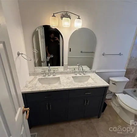 The Davis Den Stylish Pet-friendly Escape Holiday home *