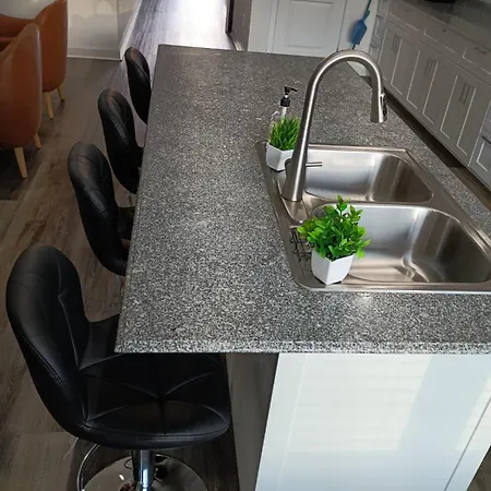 Holiday home Pet Friendly 3br House In *
