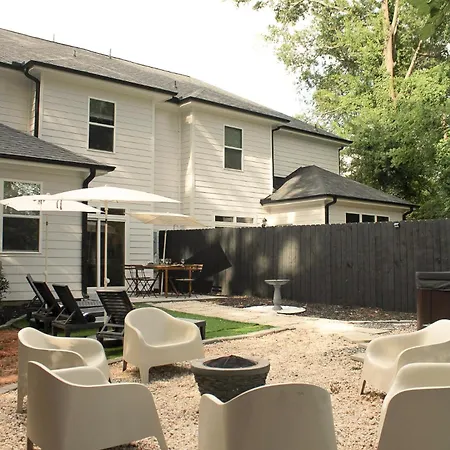 Hot Tub Pool Table Fire Pit 5min To Uptown Holiday home