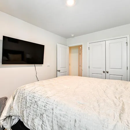7 Mi To Uptown - Pet-friendly 2-story Townhome! *
