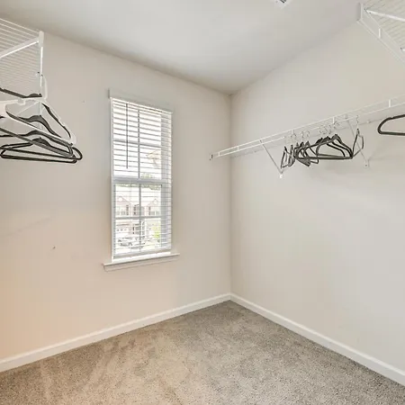 7 Mi To Uptown - Pet-friendly 2-story Townhome! *