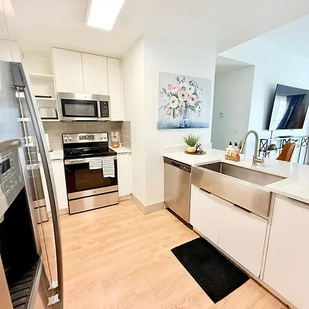 Kensington Apartment *
