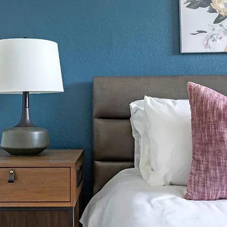 Landing Amazing 1bd Gym Clubhouse Apartment *