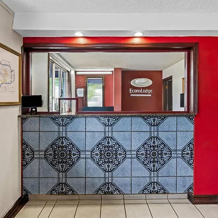 Econo Airport Area Lodge *