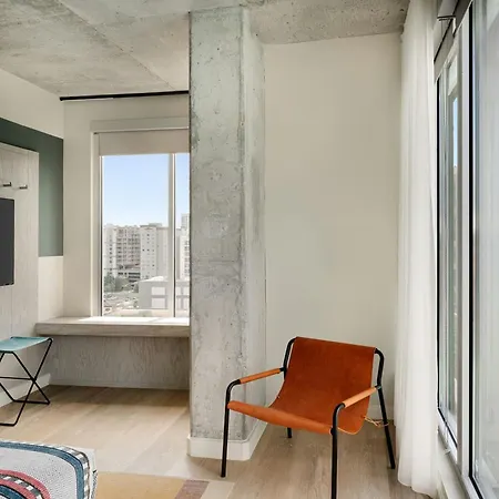 Moxy Downtown Hotel Charlotte