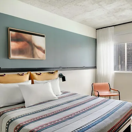 Moxy Downtown Hotel Charlotte