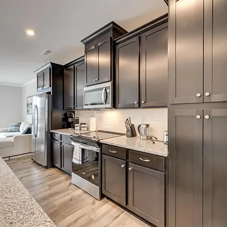 2 Mi To Uptown Charlotte: Family Townhome! Holiday home Charlotte