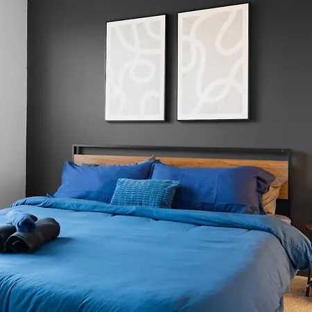 Upscale King 3br To Uptown Apartment *