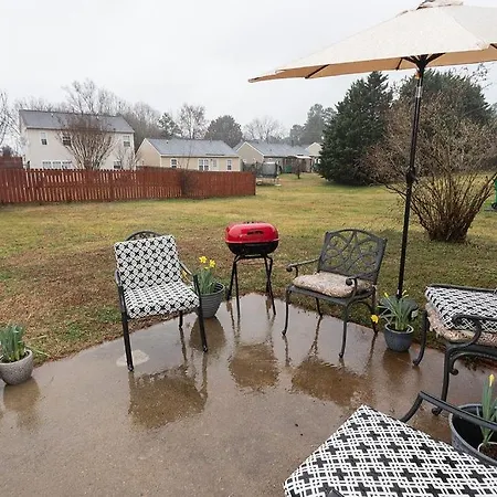 3 Bedroom House 10 Mins To Uptown * Charlotte