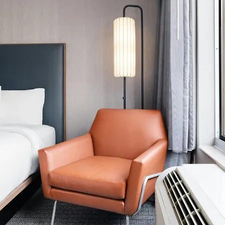 Courtyard Center 3*