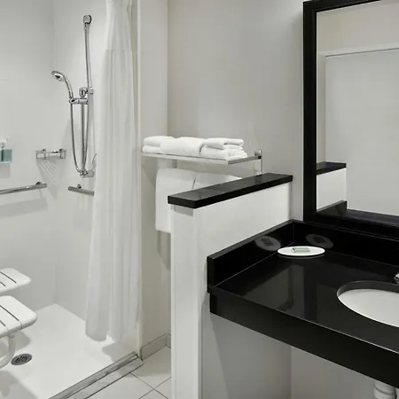 Fairfield & By Marriott Airport Hotel