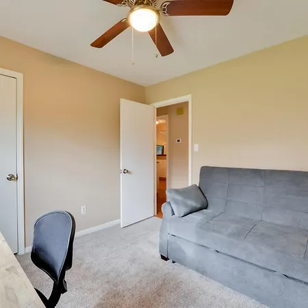 Cozy W/ Fenced Yard < 1 Mi Downtown Matthews! Charlotte