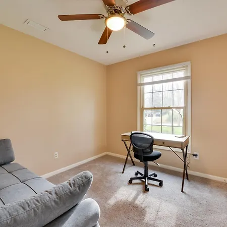 Cozy W/ Fenced Yard < 1 Mi Downtown Matthews! Holiday home