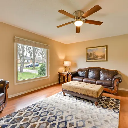 Cozy W/ Fenced Yard < 1 Mi Downtown Matthews! Holiday home