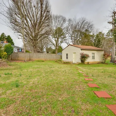 Cozy W/ Fenced Yard < 1 Mi Downtown Matthews!