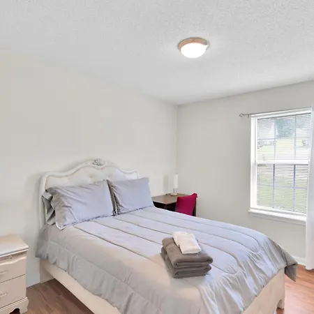 Modern & Pet-friendly 3br Near Clt Airport, Uptown, Hospitals Charlotte