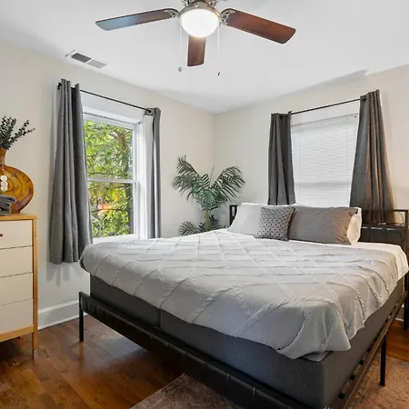 Walking Distance To Restaurants Bars And Breweries Holiday home Charlotte