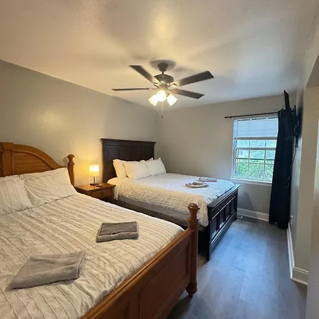 3 Bedroom Town Apartment Charlotte
