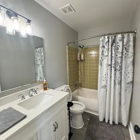 3 Bedroom Town Apartment *