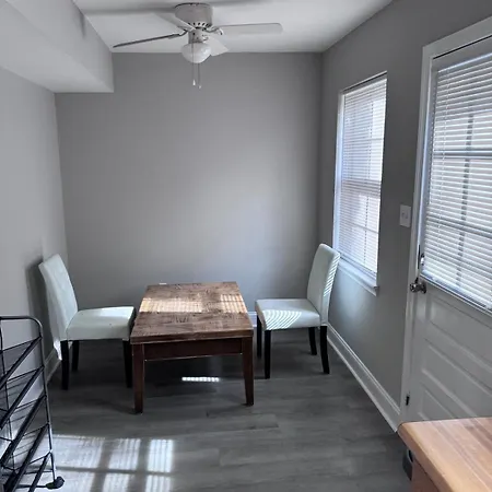 Apartment 3 Bedroom Town