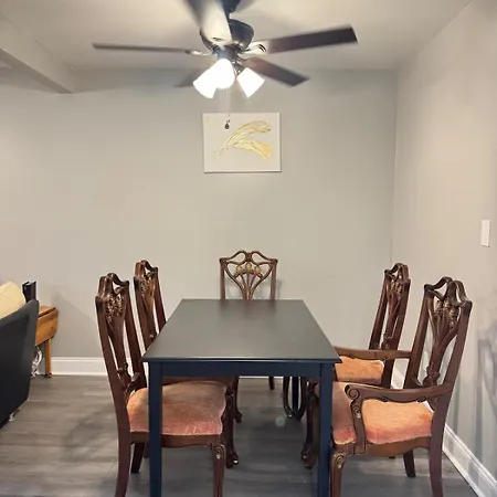 Apartment 3 Bedroom Town