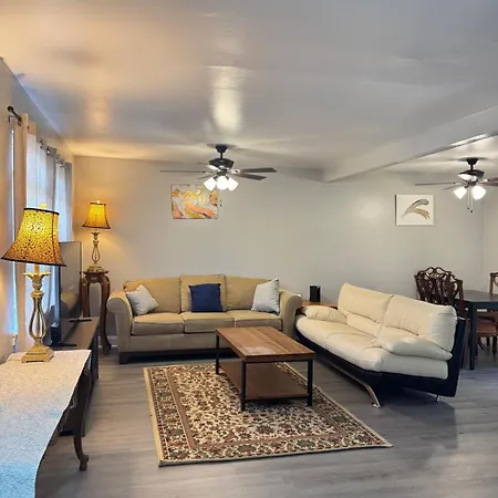 Apartment 3 Bedroom Town Charlotte