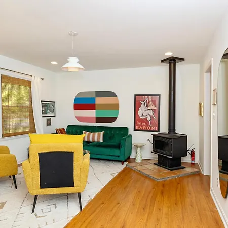 Holiday home Trendy Bohemian Bungalow, Close To Uptown, Plaza & Noda *