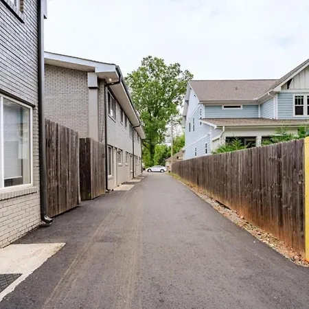 Chic 2br Townhouse W/ Smart Tv, Close To All! * Charlotte
