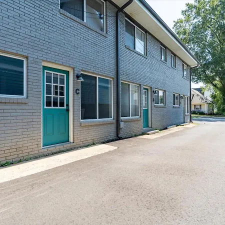 Apartment Sleek 2br Townhouse, Stones Throw To Uptown *