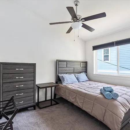Sleek 2br Townhouse, Stones Throw To Uptown Charlotte